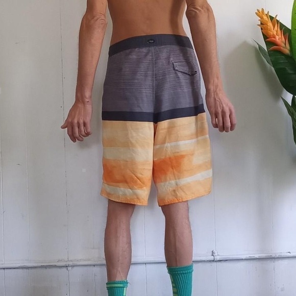 O’NEILL Gray and Orange Board Shorts - Picture 2 of 9